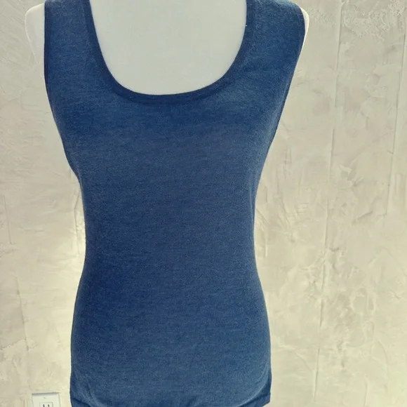 NWT Neiman Marcus 100% Cashmere Collection Navy Sleeveless Tank - Picture 1 of 5